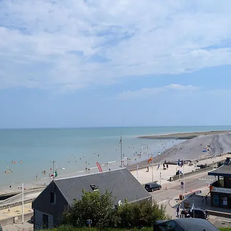 Beautiful Beachfront Apartment, 180d Sea And Cliff View * Veulettes-sur-Mer