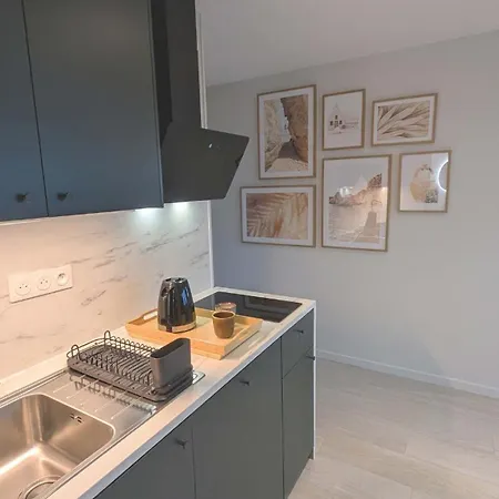 Beautiful Beachfront Apartment, 180d Sea And Cliff View Lägenhet