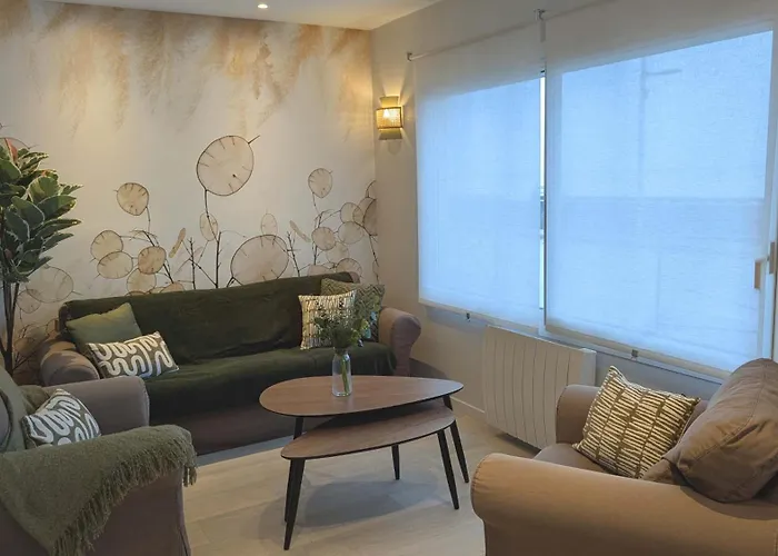 Apartment Beautiful Beachfront Apartment, 180d Sea And Cliff View *