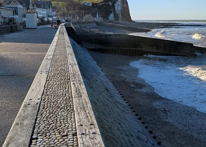 Beautiful Beachfront Apartment, 180d Sea And Cliff View * Veulettes-sur-Mer